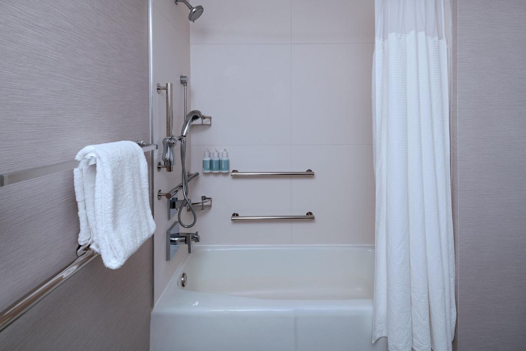 Courtyard By Marriott Dallas Richardson At Spring Valley Kültér fotó