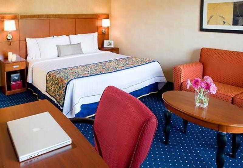 Courtyard By Marriott Dallas Richardson At Spring Valley Kültér fotó